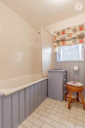 Douche, serviettes fournies