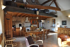 Dining - Les Chevrières - Etrigny (ETRIGNY)