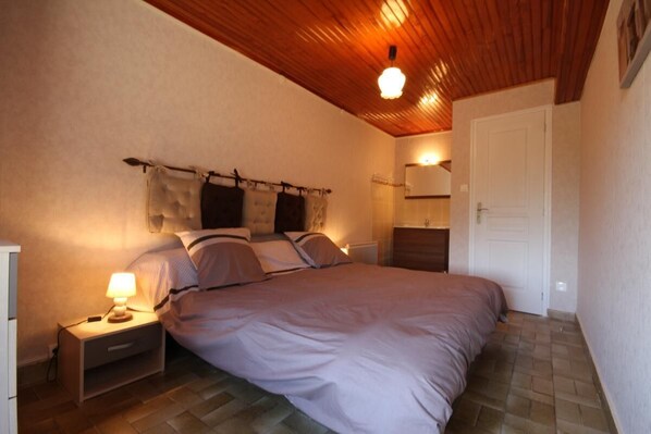 3 bedrooms, Internet