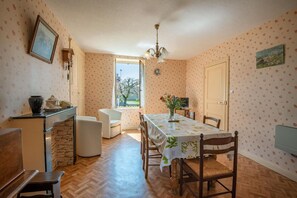 Dining - Le Chevalier - Saint-sernin-du-plain (SAINT-SERNIN-DU-PLAIN)