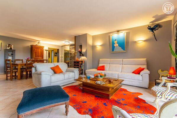 TV, fireplace, foosball, table tennis