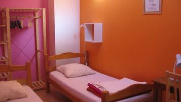 4 間睡房、上網