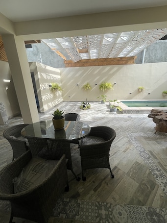 Comfort Villa, 4 Bedrooms | Terrace/patio. Villa La 5