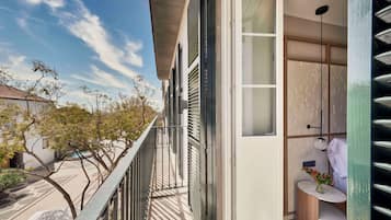 Deluxe Room, City View | View from room