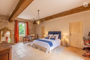 3 bedrooms, internet