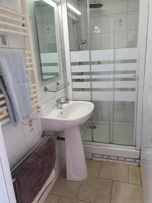 Shower - La Roseraie - Pontoux (PONTOUX)