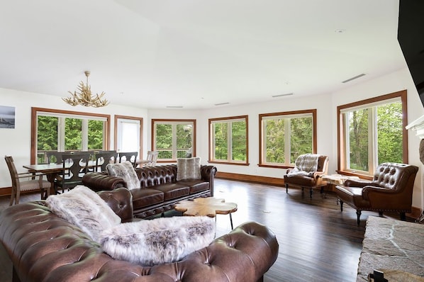 Grand Suite | Living area