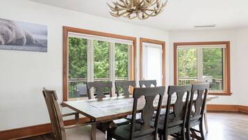 Grand House | In-room dining