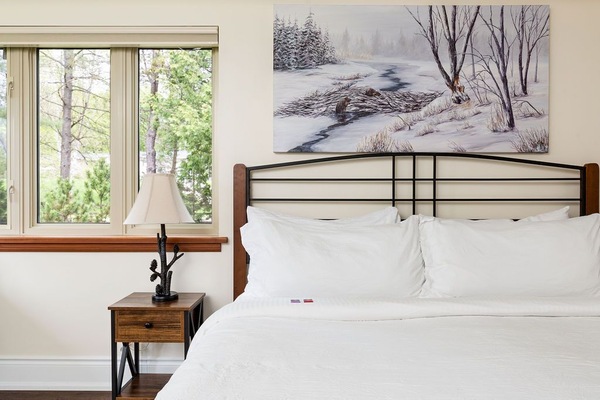 Deluxe Room | Premium bedding, desk, laptop workspace, soundproofing