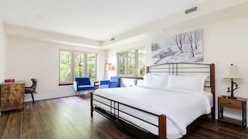 Deluxe Room | Premium bedding, individually decorated, individually furnished, desk