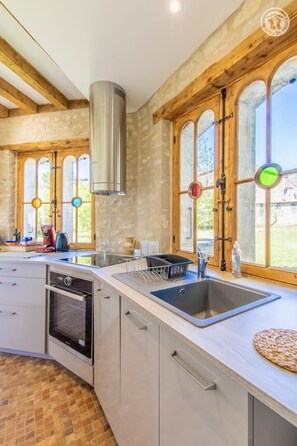 Micro-ondes, four, lave-vaisselle