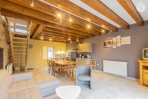 TV, table football, ping pong - L'etape de la Croisée (SAINT MARTIN LA PATROUILLE)