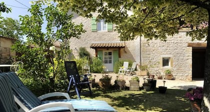 Les Charmes - Lugny - Gîte