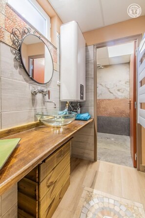 Douche, serviettes fournies