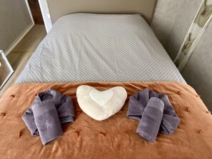 3 bedrooms, Internet