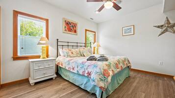4 bedrooms, desk, iron/ironing board, travel crib