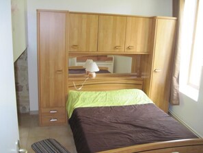 2 多间卧室、WiFi