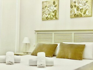 1 slaapkamer, een strijkplank/strijkijzer, wifi, beddengoed