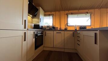 Tent, privébadkamer | Gemeenschappelijke keuken