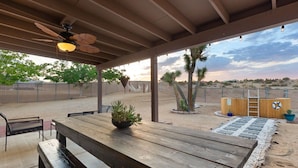 Unclassified image, 5 of 35, button - Alana House-Hot Tub, Pool, Fire Pit & Near Trails (Joshua Tree)