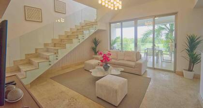Stylish resort penthouse with amazing views