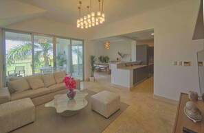Smart TV - Stylish resort penthouse with amazing views (Punta Cana)