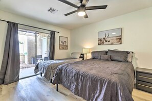 2 Schlafzimmer, Schreibtisch, Bügeleisen/Bügelbrett, Reisekinderbett