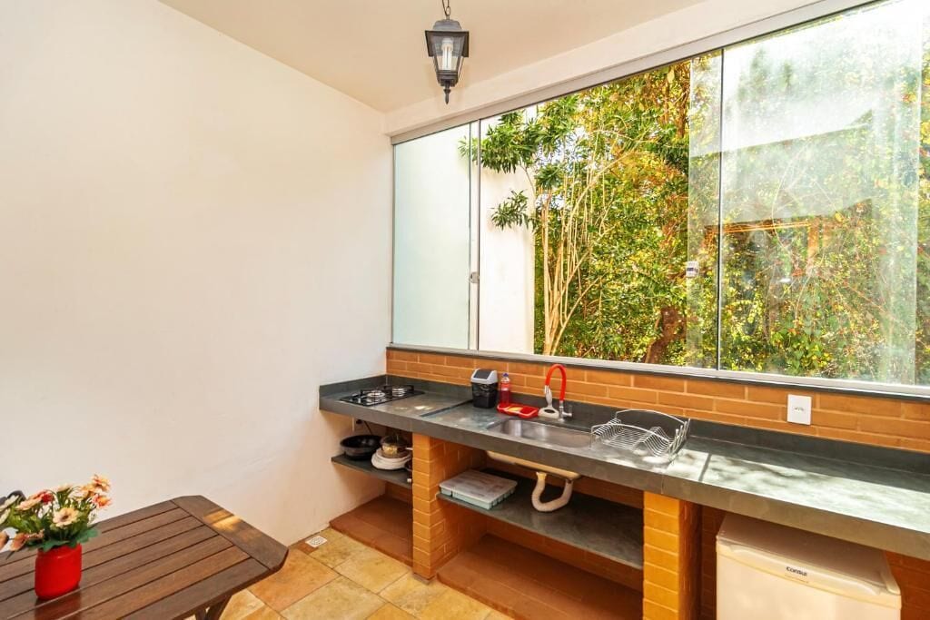 Classic Studio, Garden View | Private kitchen | Electric kettle