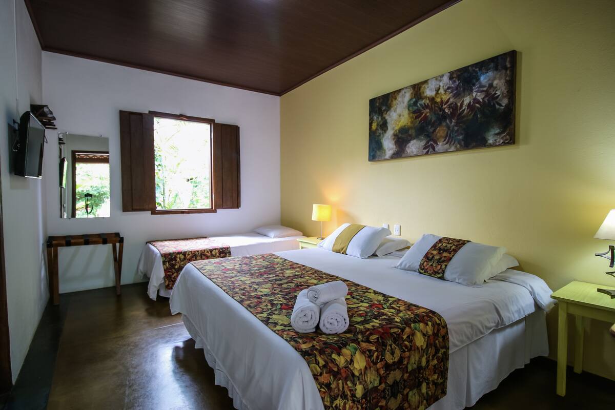 Standard Triple Room | Wi-fi percuma, dihias secara berasingan 