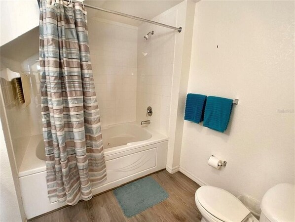 Bathroom - NEAR DISNEY 3 bdrm villa with pools and clubhouse! (Kissimmee)