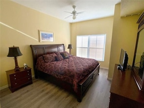 Room - NEAR DISNEY 3 bdrm villa with pools and clubhouse! (Kissimmee)
