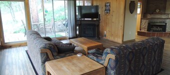 A Vintage Retreat within earshot of Rio Ruidoso -10 min walk to Midtown Ruidoso.