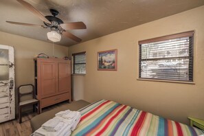 Condo (2 Bedrooms) | Property amenity