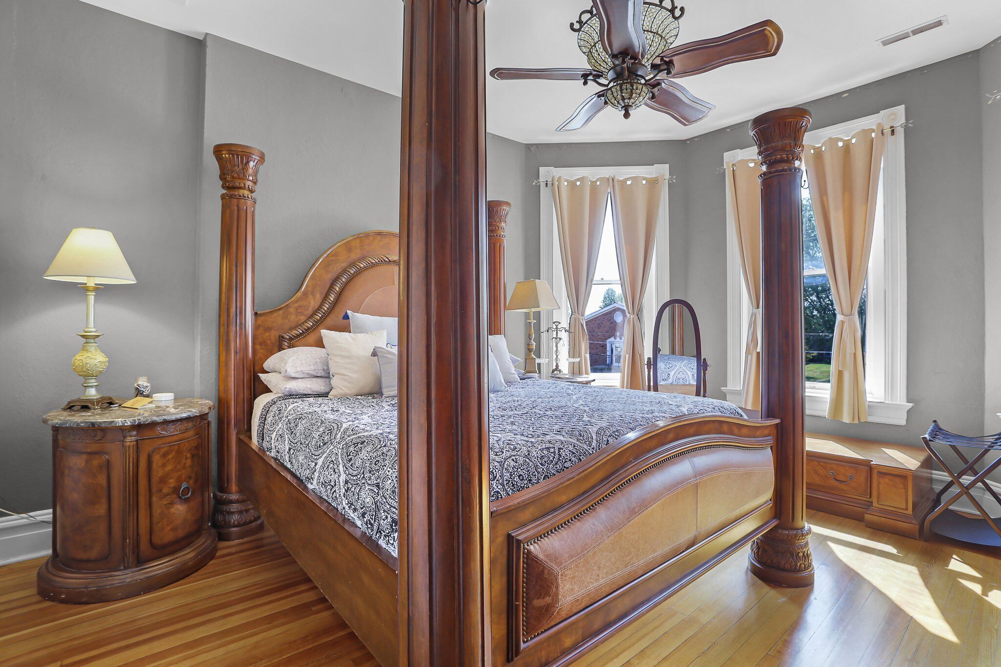 5 bedrooms, iron/ironing board, free WiFi, bed sheets