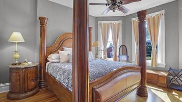 5 bedrooms, iron/ironing board, free WiFi, bed sheets