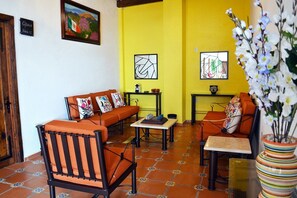 Área de estar no saguão