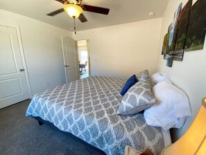 3 bedrooms, iron/ironing board, travel cot, WiFi - 3BR Family Home | Red Rock Views+Stargazing (Kanab)