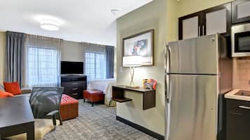 Laptop workspace, free WiFi, bed sheets