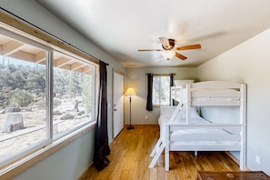 Interior - Mountainside home, dog-friendly, with deck, fireplace, washer/dryer, & WiFi (North Fork)
