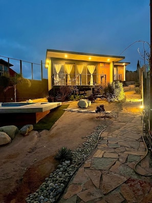 Premium bedding, memory-foam beds, individually decorated - Finca Cazosa (Valle de Guadalupe)