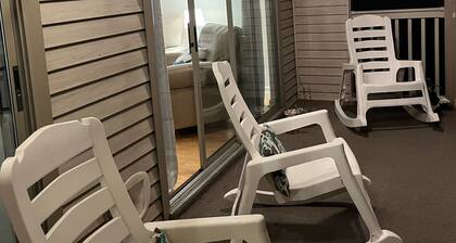 True Blue Comfy Condo!