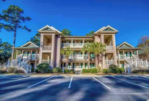 True Blue Comfy Condo!
