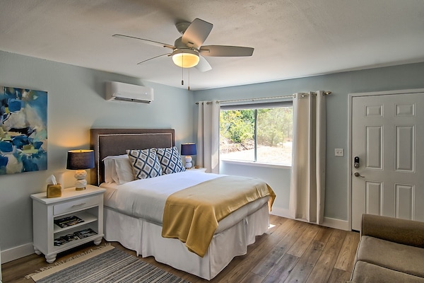 1 habitación, tabla de planchar con plancha, wifi gratis y ropa de cama