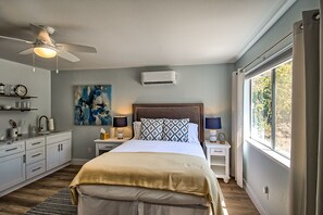 1 slaapkamer, een strijkplank/strijkijzer, gratis wifi, beddengoed