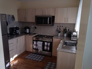 Private kitchen - KITSURU PENT HOUSE (NAIROBI)