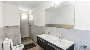 Shower - Pelican Key Ocean View 3 Bedroom 2 Bathroom Condo (Simpson Bay)