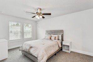 3 Schlafzimmer, Schreibtisch, kostenloses WLAN, Bettwäsche