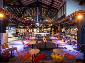 Bar (on property) - Vue Montagne! Chambre Cosy avec Wi-Fi + TV | By LeaveTown (Bourg Saint Maurice)