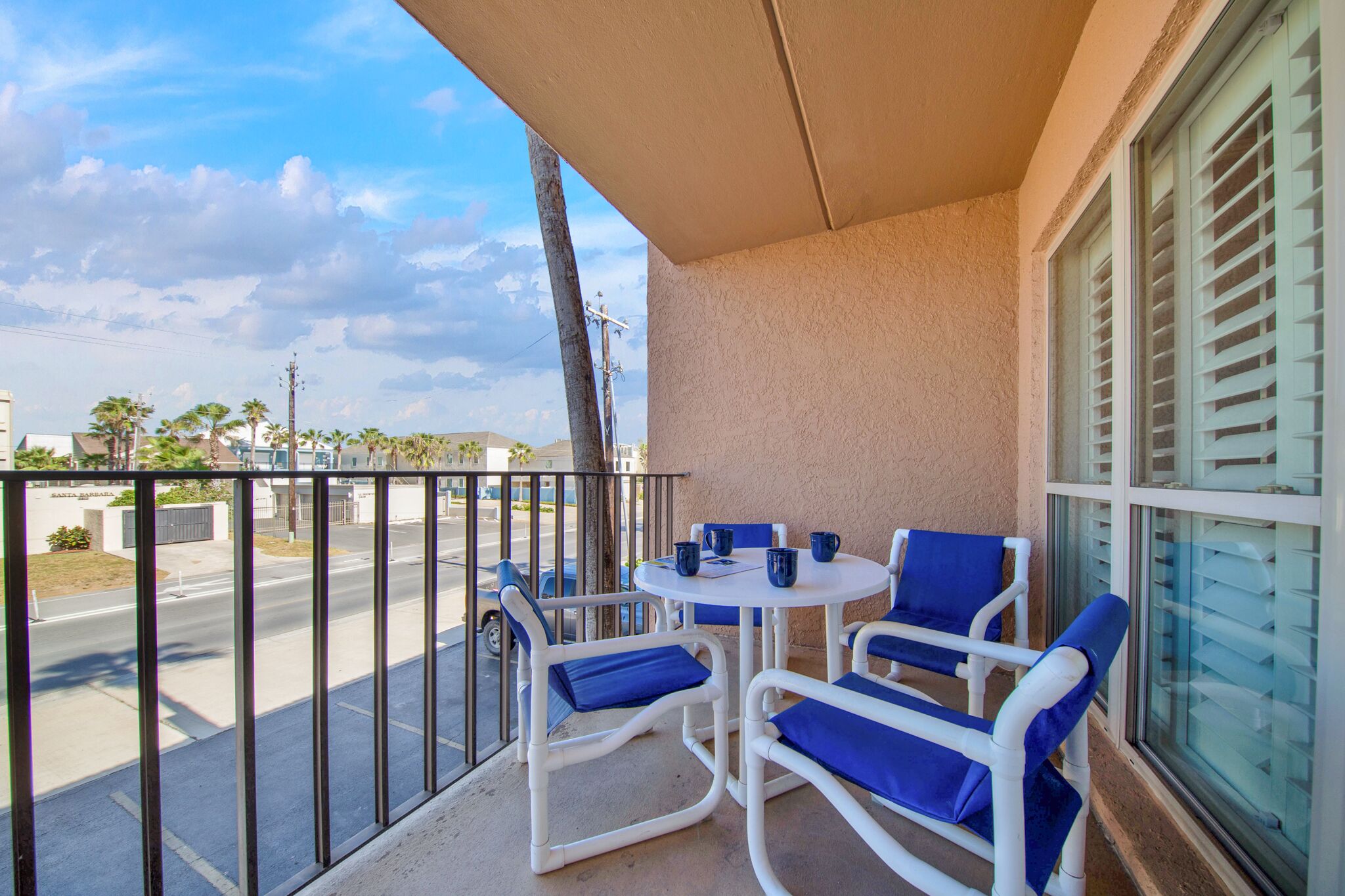 屋外ダイニングエリア