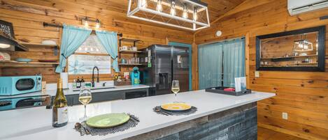 Refrigerador, microondas, horno, placa de cocina